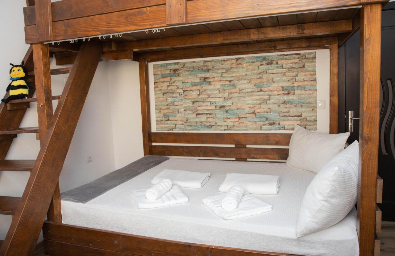 Cosy Apartment In City Centre Oradea Exteriér fotografie